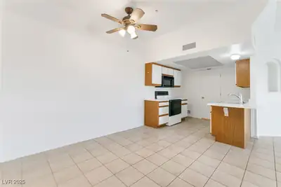 3550 Bay Sands Drive 1098 Dining Area