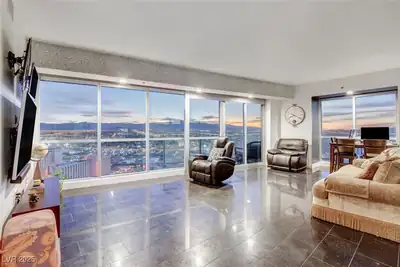 2700 Las Vegas Boulevard 4002 Living Room