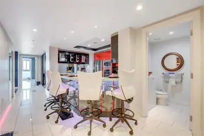 2700 Las Vegas Boulevard 4002 Dining Area