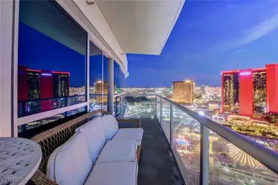 2700 Las Vegas Boulevard 4002 Balcony