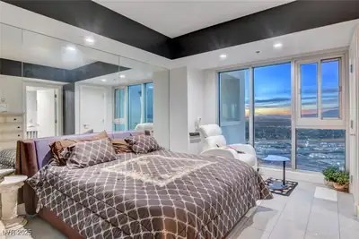 2700 Las Vegas Boulevard 4002 Bedroom