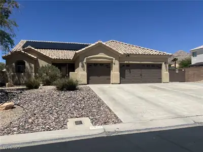 6596 Secluded Avenue Las Vegas, NV 89110