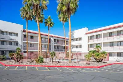 1381 East University Avenue 208, Las Vegas