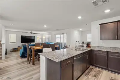 6855 Evening Orchid Street, North Las Vegas, NV 89086 Kitchen