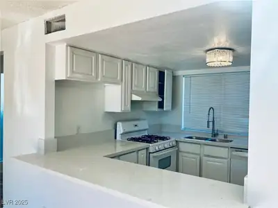 4281 White Sands Avenue, Las Vegas, NV 89121 Kitchen