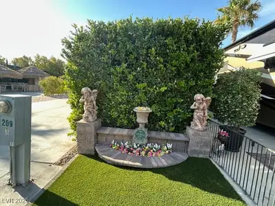 8175 Arville Street 210 Yard