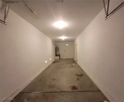 6848 Mesita Avenue, Las Vegas, NV 89122 Garage