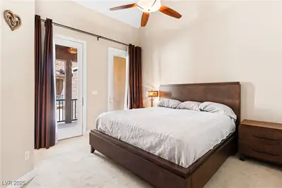 8 Via Vita Bella, Henderson, NV 89011 Primary Bedroom