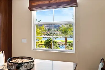 8 Via Vita Bella, Henderson, NV 89011 Lake