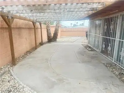 2013 Bracken Avenue, Las Vegas, NV 89104 Patio