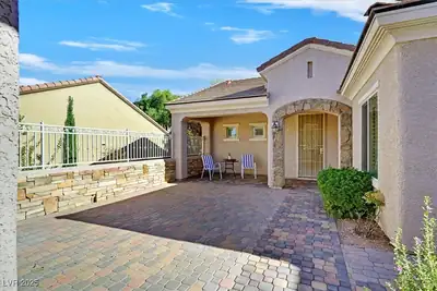 2164 Sawtooth Mountain Drive, Henderson, NV 89044 Courtyard