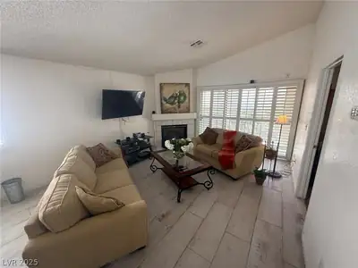 557 Yacht Harbor Drive, Las Vegas, NV 89145 Living Room