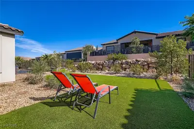 116 Lake Oasis Street Yard