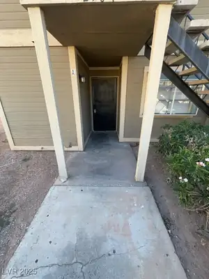 2764 Aarondavid Drive A Entry
