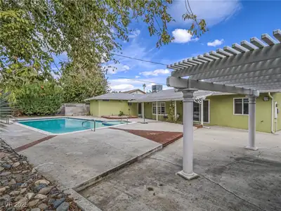 1716 Chapman Drive, Las Vegas, NV 89104 Pool