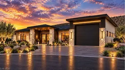 323 Wanda Road, Henderson, NV 89002 Front of Structure
