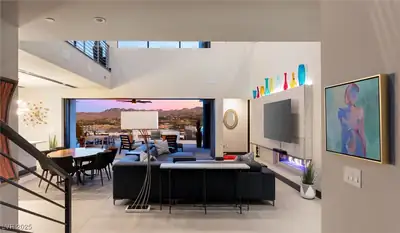 20 Highland Cove Lane, Henderson, NV 89011 Living Room
