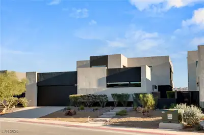 20 Highland Cove Lane, Henderson, NV 89011 Front of Structure