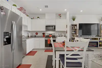 664 Foam Flower Lane, Henderson, NV 89015 Kitchen