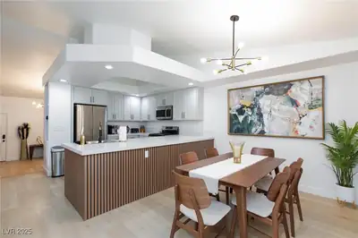 9762 Silver Dusk Court, Las Vegas