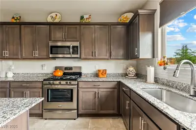 2061 Alki Beach Avenue, Laughlin, NV 89029 Kitchen