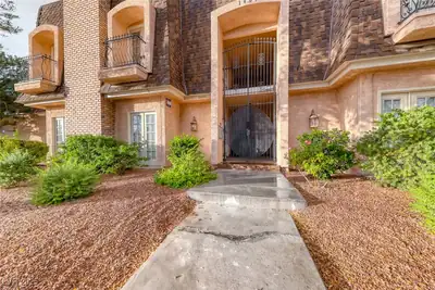 1409 East St Louis Avenue A Entry