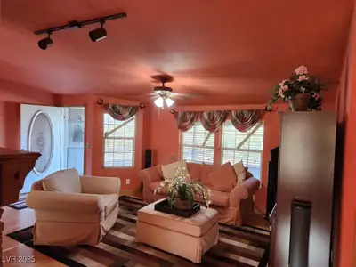 955 West Hobson Street Living Room