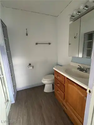 6120 Meadowhaven Lane, Las Vegas, NV 89103 Primary Bathroom