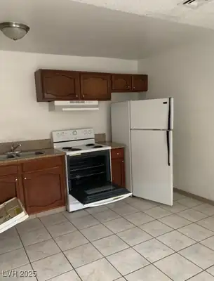5148 GREENE Lane C Kitchen