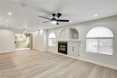 7950 West Flamingo Road 1168 Living Room