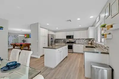2735 Peekskill Avenue, Henderson, NV 89052 Kitchen