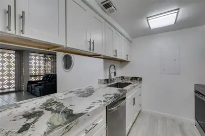 205 East Harmon Avenue 112, Las Vegas