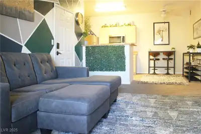 8250 North Grand Canyon Drive 2110 Living Room