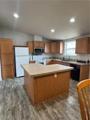 251 A Avenue, Beatty, NV 89003 Kitchen