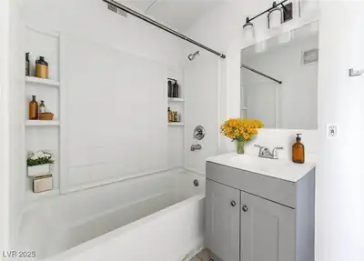 3720 Royal Crest Street 4 & 5 Bathroom