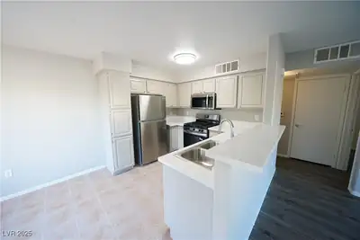 5710 East Tropicana Avenue 1009 Kitchen