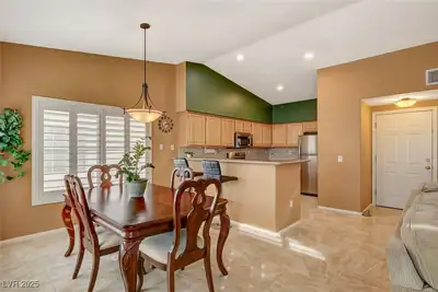 4940 Black Bear Road 202 Dining Area