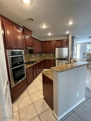 9072 Sendero Avenue, Las Vegas, NV 89178 Kitchen