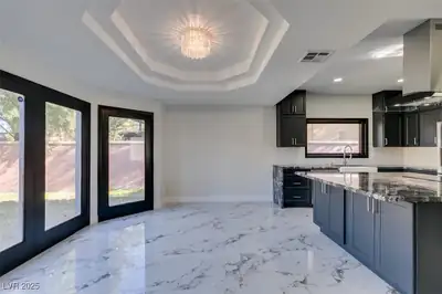 7040 OBANNON Drive, Las Vegas, NV 89117 Kitchen