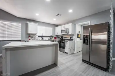 7439 Trudy Lane Kitchen