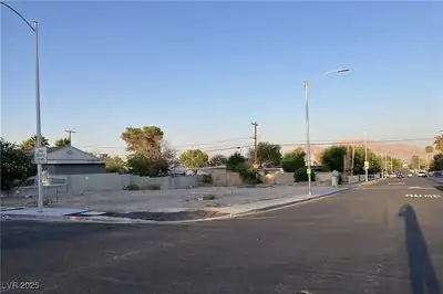 200 N 18TH STREET Las Vegas, NV 89101