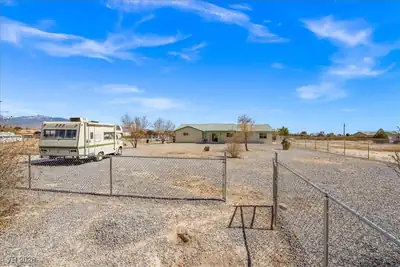 1720 South Blagg Road Yard
