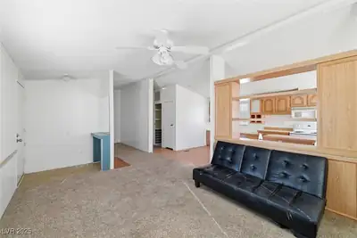 280 West Ferndell Street Living Room