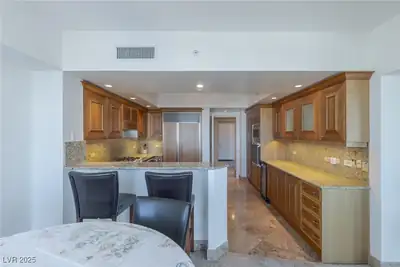 2777 Paradise Road 2103 Kitchen