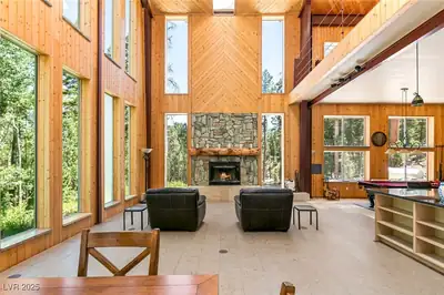 APN 128-07-201-017 N Fork Deer Creek Living Room