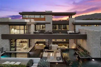 4 Soaring Bird Court Las Vegas, NV 89135