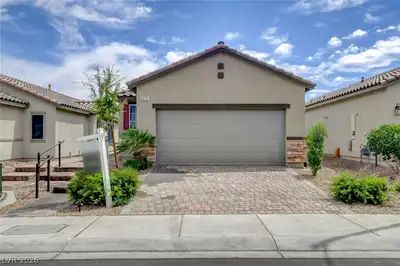 6579 Secret Grove Avenue, Las Vegas