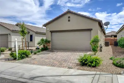 6579 Secret Grove Avenue, Las Vegas, NV 89130 Front of Structure