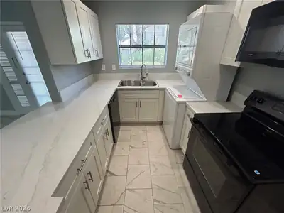 596 Tam O Shanter Kitchen