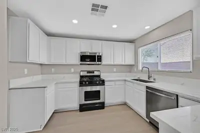 6486 Robusta Court, Las Vegas, NV 89141 Kitchen